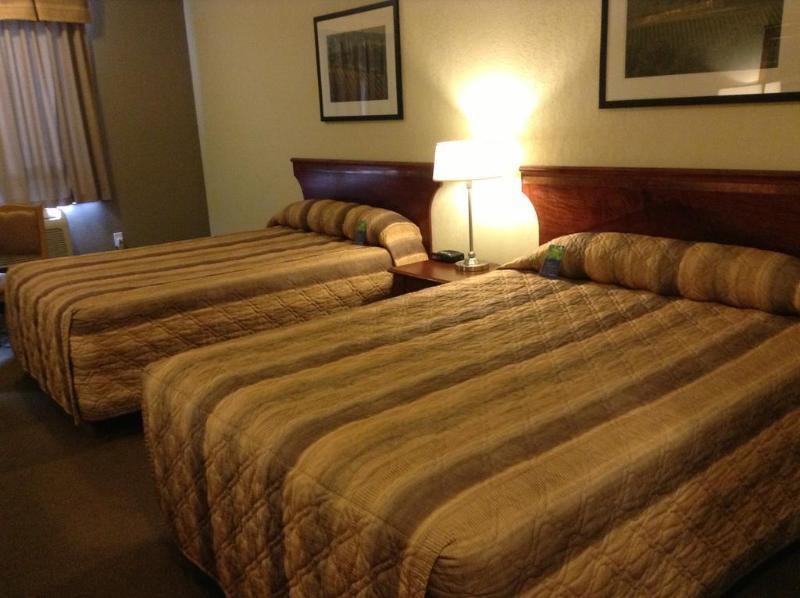 Lakeview Inns & Suites - פורט נלסון מראה חיצוני תמונה